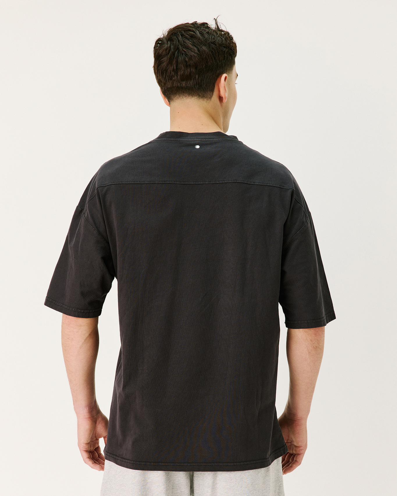 Aura tee