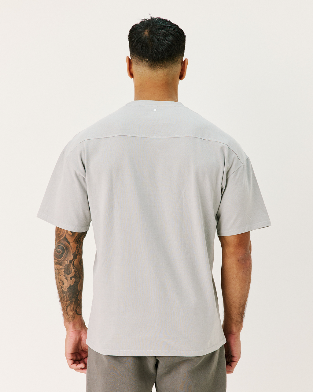 Aura tee