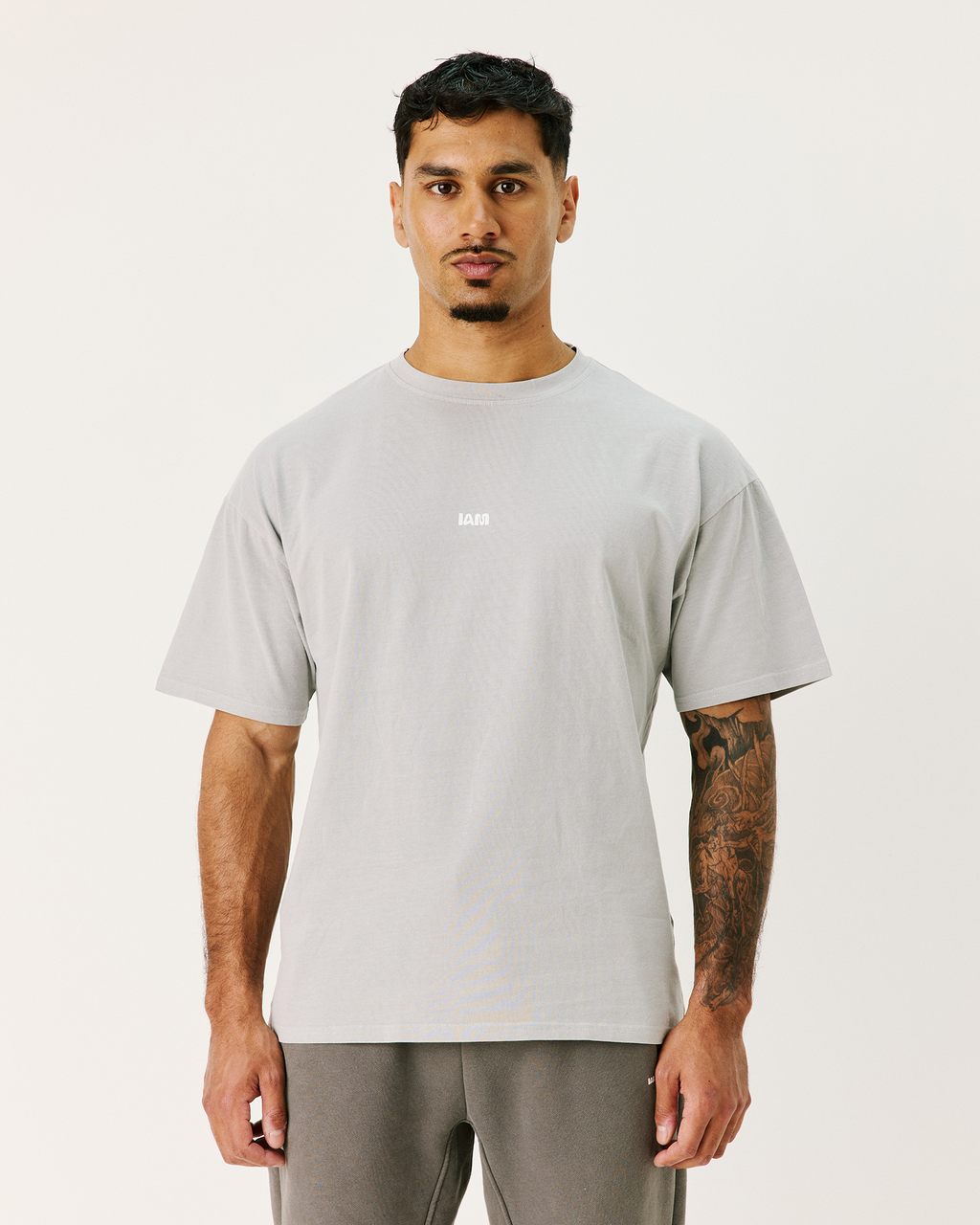 Aura tee