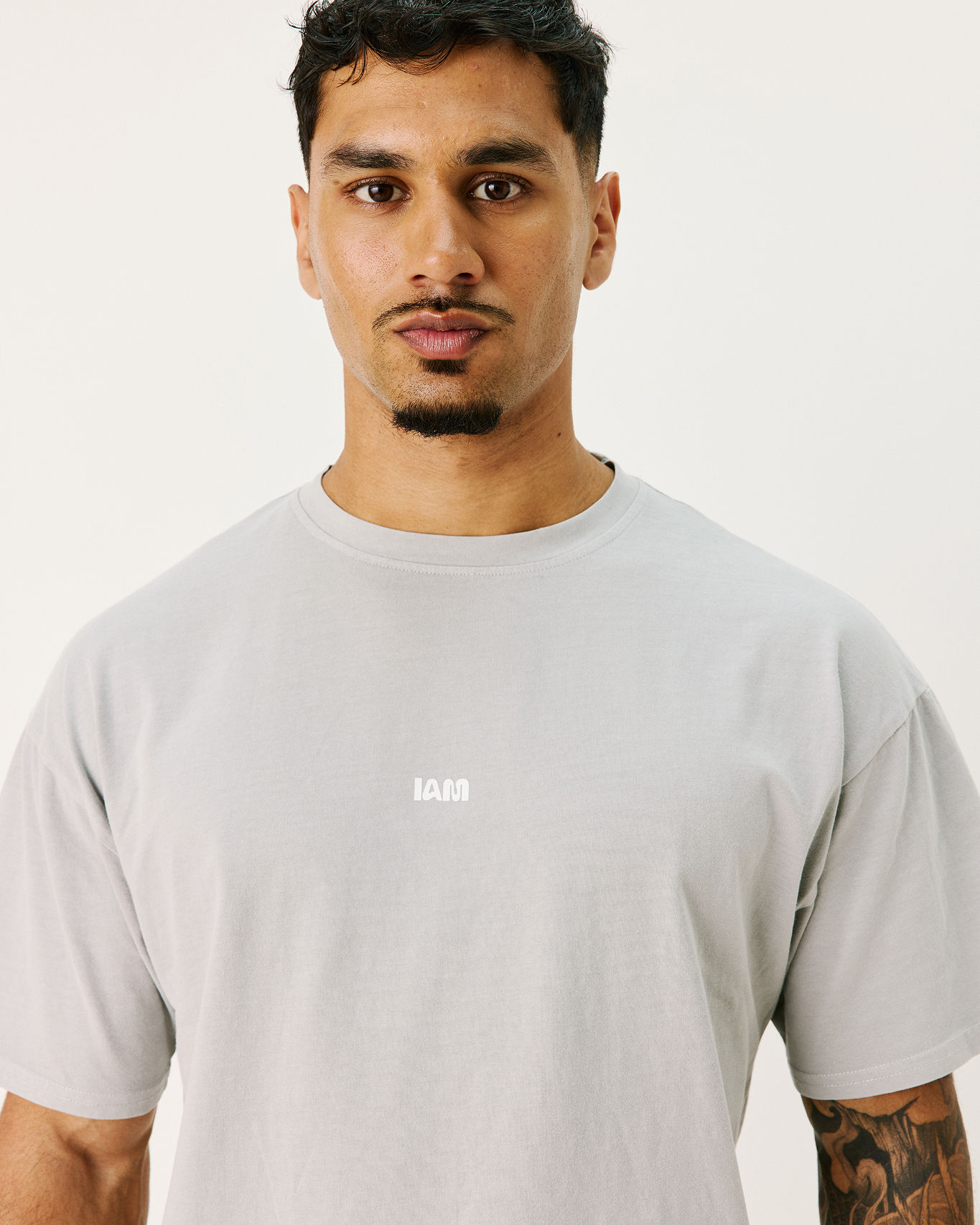 Aura tee