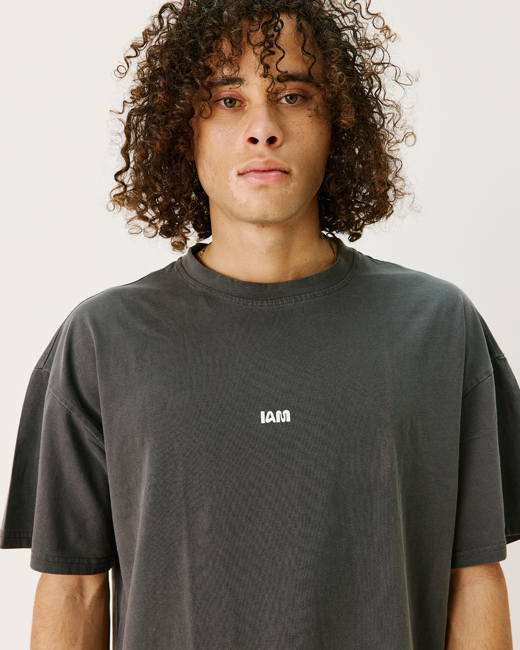 Aura tee