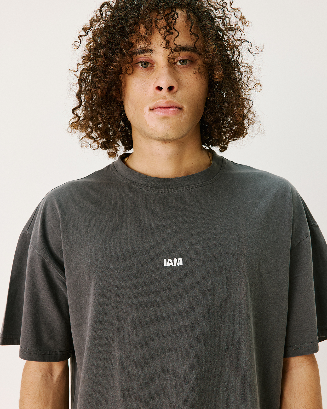 Aura tee